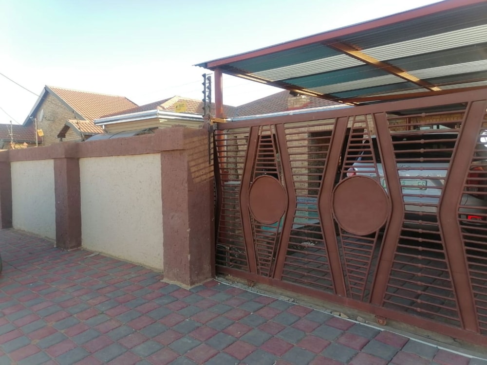 House for sale in Grasslands - 1BX1675762