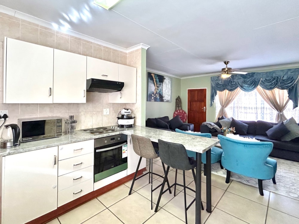 Townhouse for sale in Bendor Park - 1PS1678314 Townhouse for sale in Bendor Park - 1PS1678314