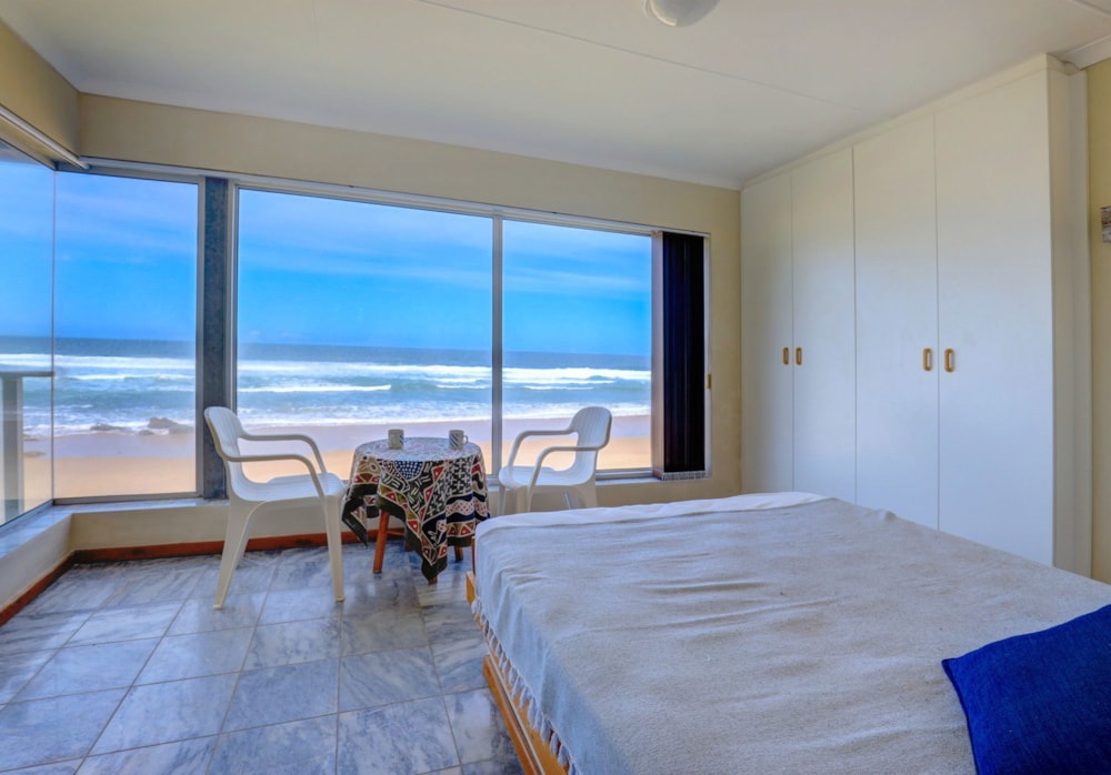 Beachfront villa for sale in Glentana - 1MB1675353