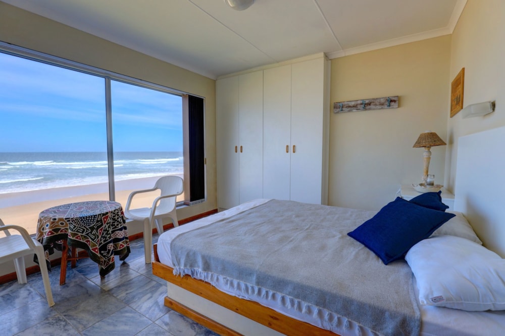 Beachfront villa for sale in Glentana - 1MB1675353