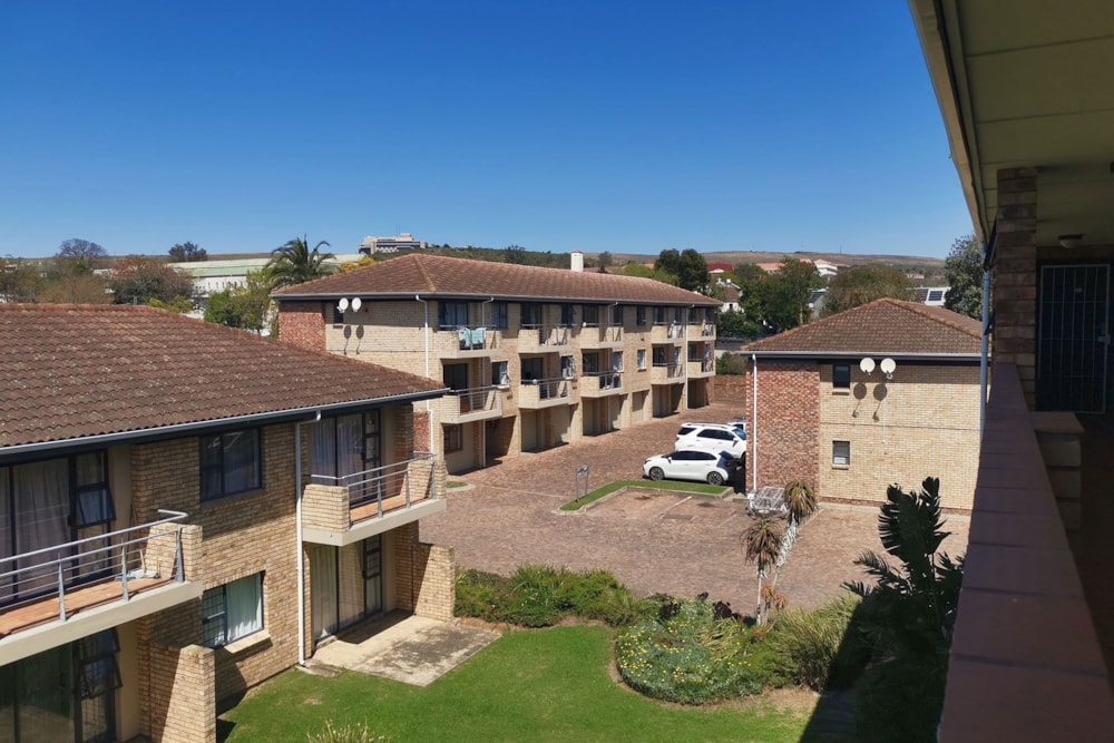 Apartment for sale in Grahamstown Central (Makhanda Central)  - 1GC1676246 Apartment for sale in Grahamstown Central (Makhanda Central)  - 1GC1676246