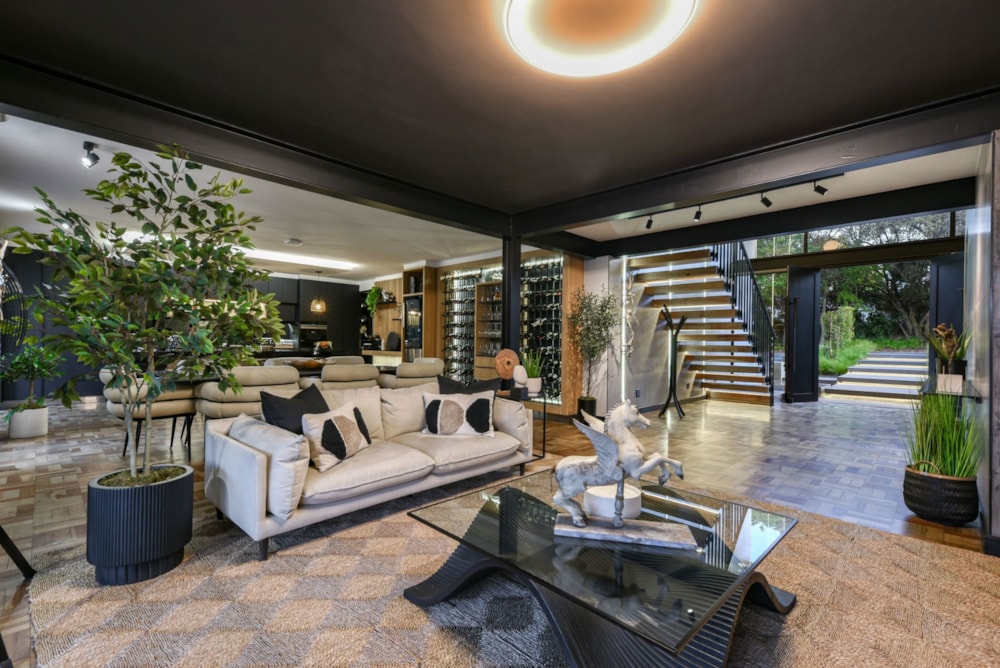 Double-storey house for sale in Dainfern Golf Estate - FW1676763 Double-storey house for sale in Dainfern Golf Estate - FW1676763