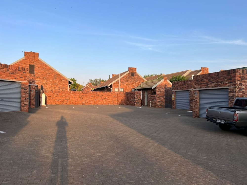 Townhouse for sale in Universitas - 1BX1677487 Townhouse for sale in Universitas - 1BX1677487