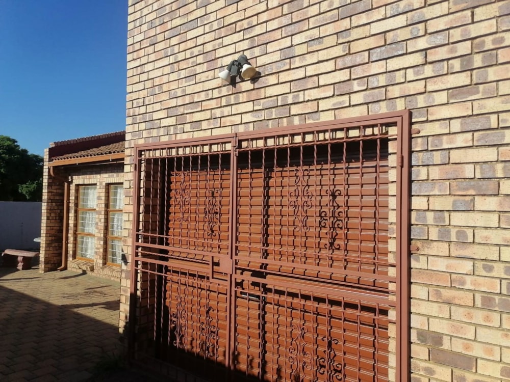 House for sale in Bloemanda - 1BX1678785