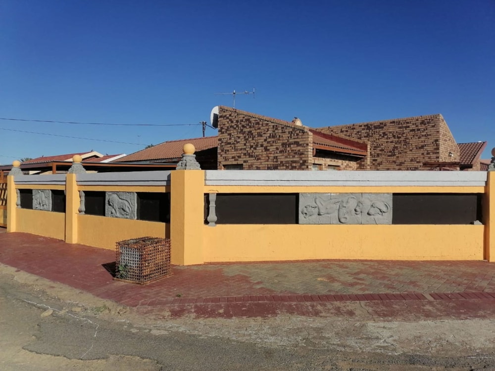 House for sale in Bloemanda - 1BX1678785