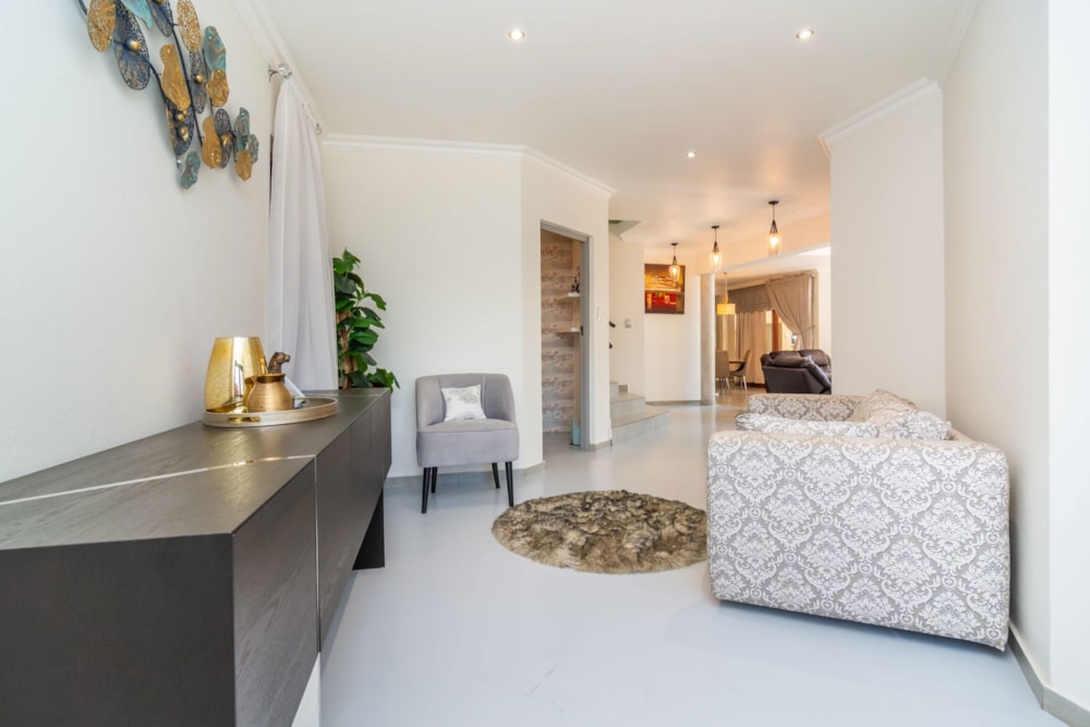 House let in Featherbrooke Estate - 1KR1675724 House let in Featherbrooke Estate - 1KR1675724