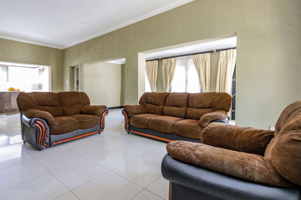 Townhouse for sale in New Redruth - 1AB1676677 Townhouse for sale in New Redruth - 1AB1676677