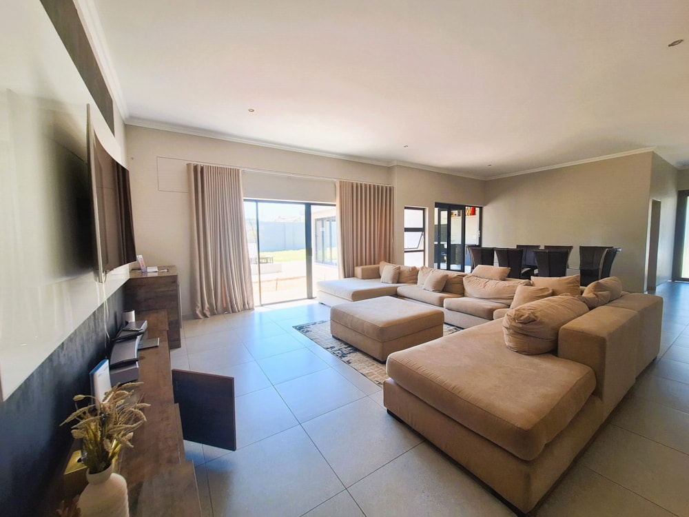 House for sale in Midstream Estate - CN1676931 House for sale in Midstream Estate - CN1676931