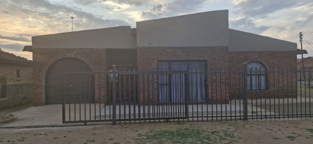 House for sale in Rocklands, Kagisanong - 1BX1675516