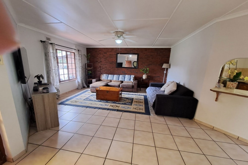 Townhouse to rent in Astra Park - 1WB1747829