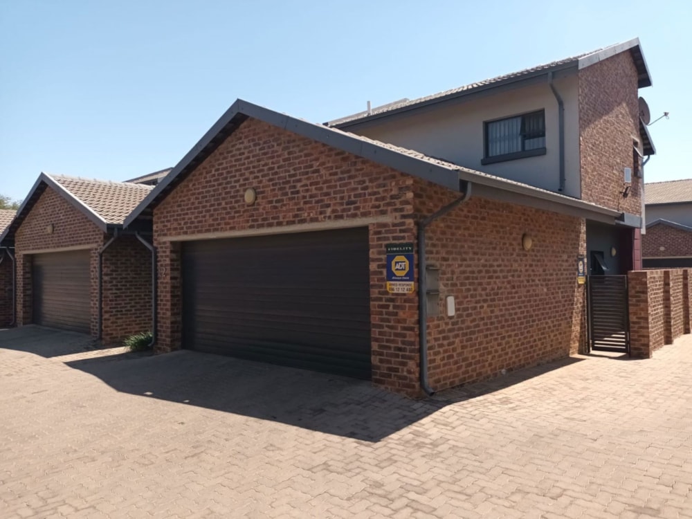 Double-storey apartment for sale in Doornpoort, Pretoria North - PTM1676377 Double-storey apartment for sale in Doornpoort, Pretoria North - PTM1676377