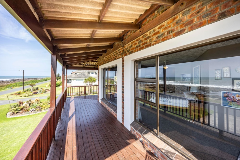 Double-storey house for sale in Kidds Beach - 1EZ1677200