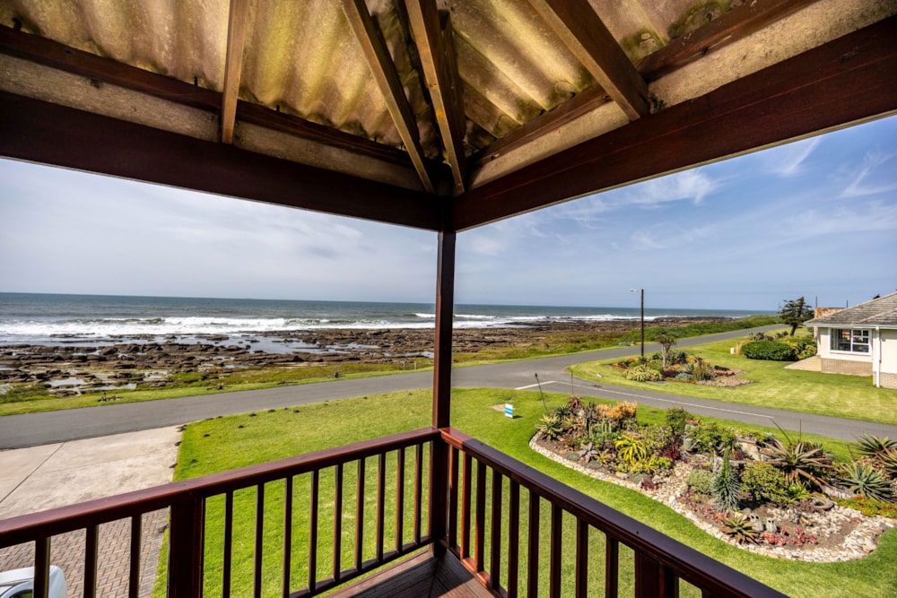 Double-storey house for sale in Kidds Beach - 1EZ1677200