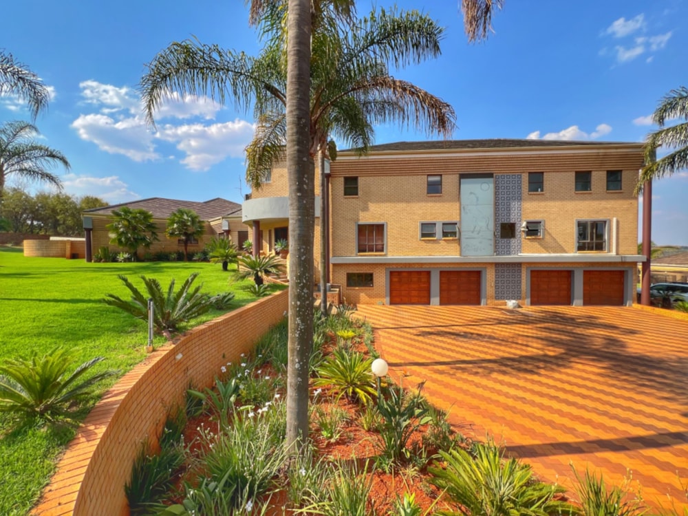 Double-storey house for sale in Mooikloof Equestrian Estate - PT1678873