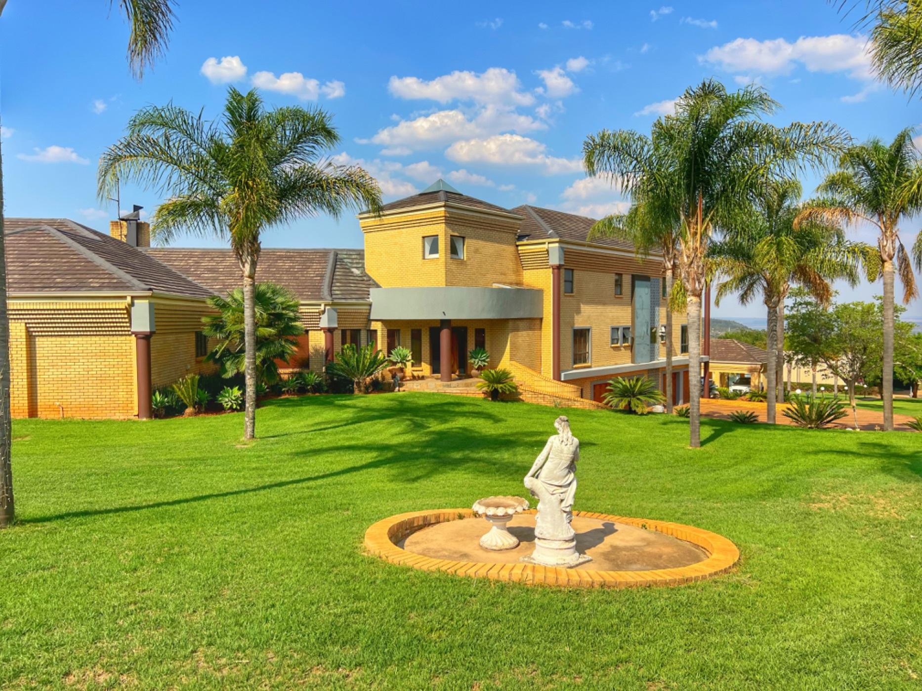 Double-storey house for sale in Mooikloof Equestrian Estate - PT1678873