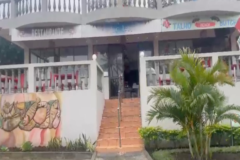 Commercial restaurant for sale in Bilene, Mozambique - 3MQ1672333