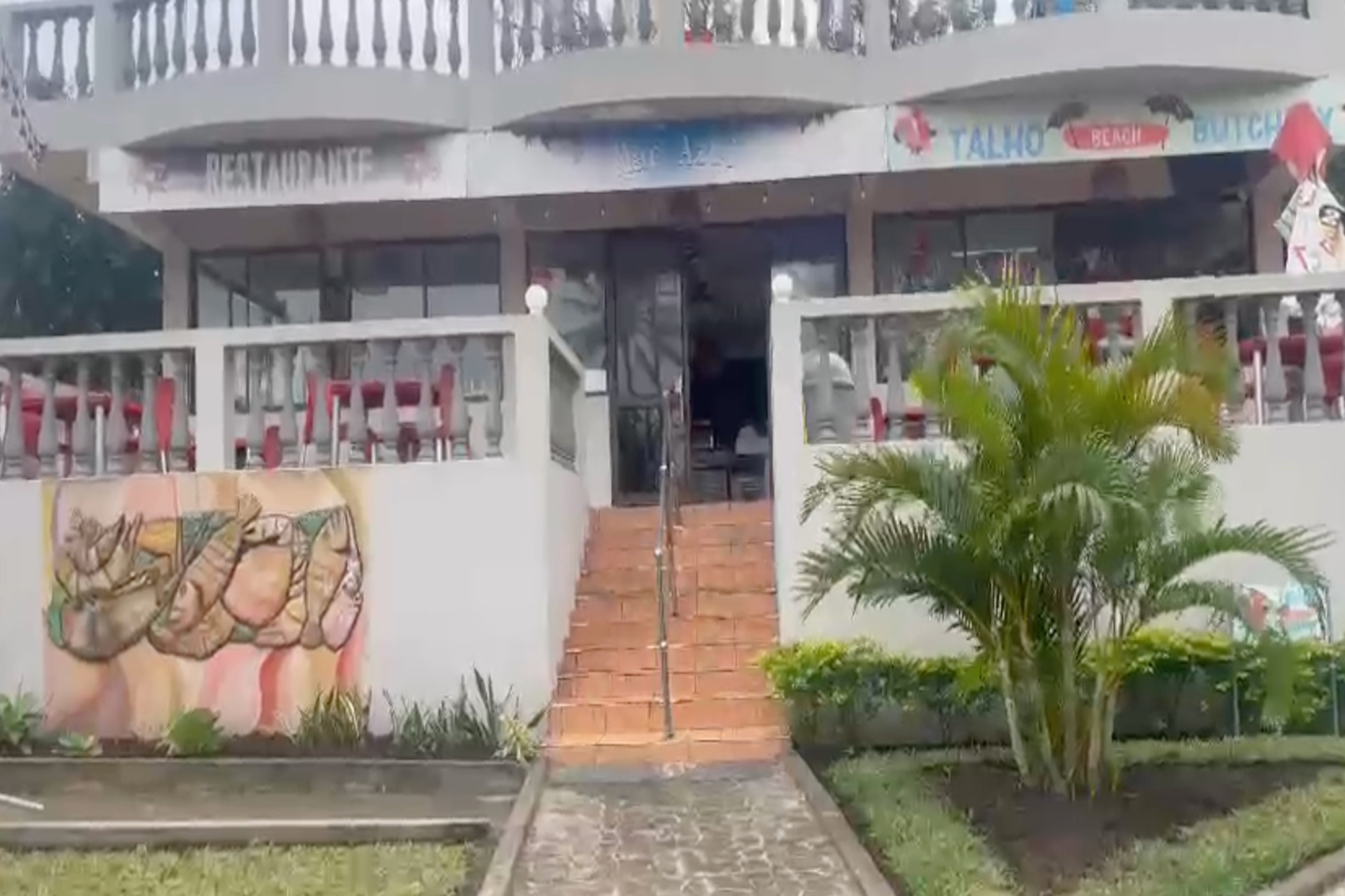 Commercial restaurant for sale in Bilene, Mozambique - 3MQ1672333