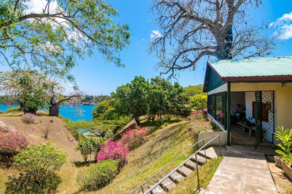 Beachfront villa for sale in Kilifi, Kenya - 3KE1674088