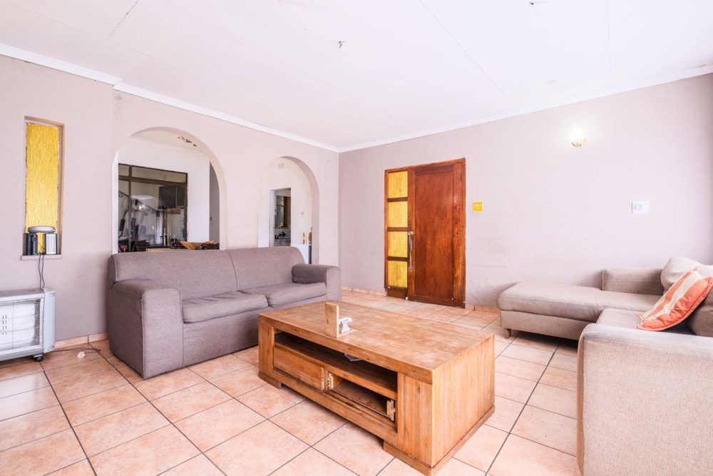 House sold in Pimville - RDT1673448