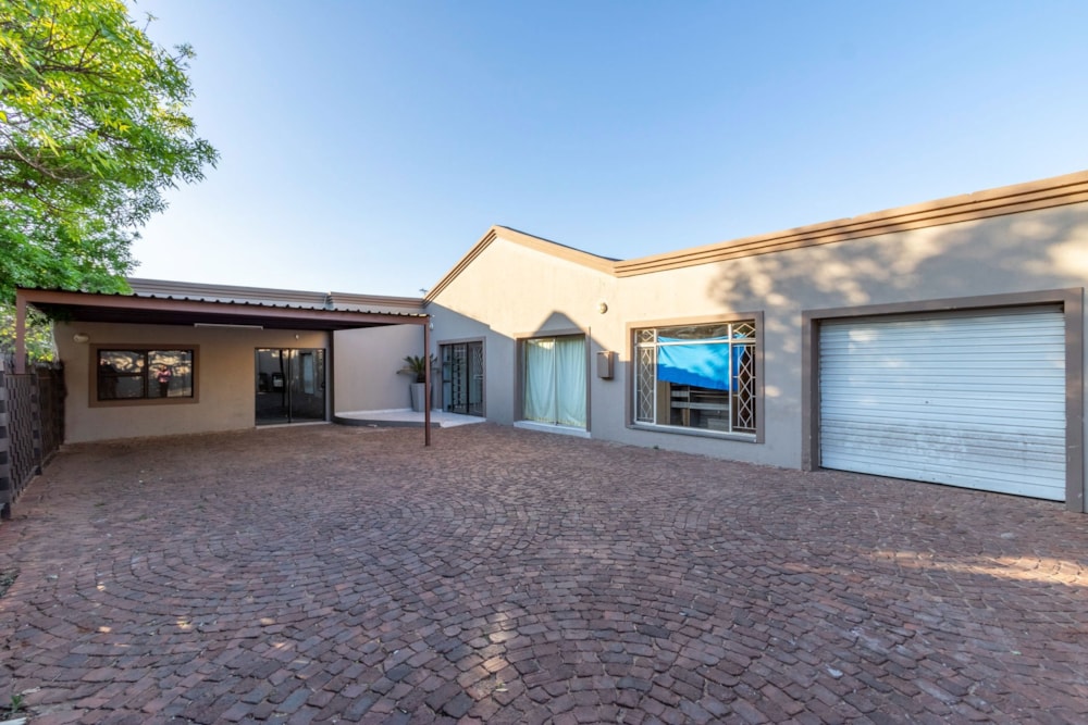 House for sale in Brenthurst - 1BJ1675267 House for sale in Brenthurst - 1BJ1675267