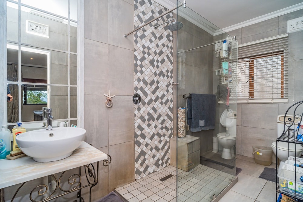 Apartment for sale in Morningside, Durban - 1DA1677971 Apartment for sale in Morningside, Durban - 1DA1677971