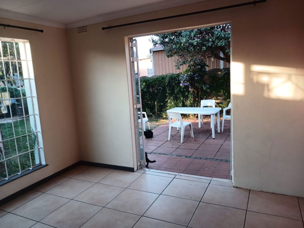 House let in Sophiatown - RAL1674565 House let in Sophiatown - RAL1674565