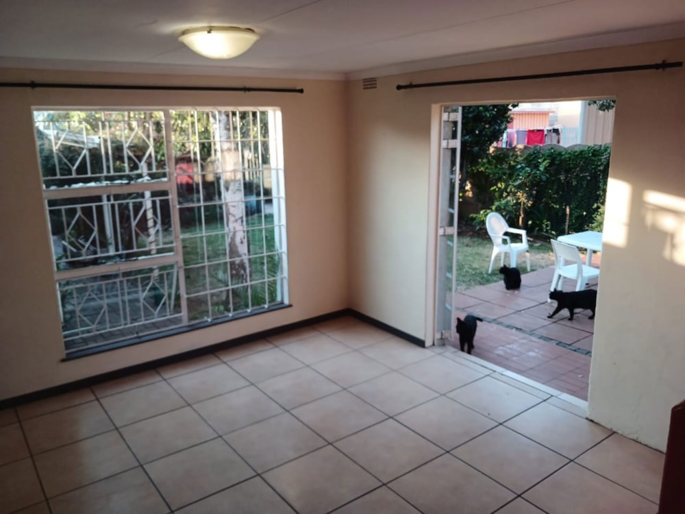 House let in Sophiatown - RAL1674565 House let in Sophiatown - RAL1674565
