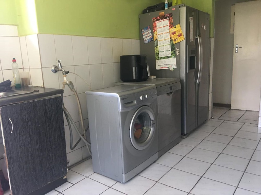 House for sale in Brackendowns - 1AB1675502