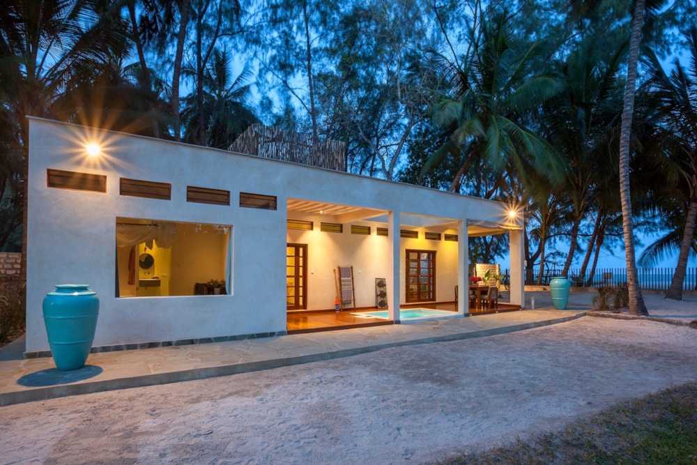 Beach bungalow to rent in Galu, Kenya - 3KE1682688 Beach bungalow to rent in Galu, Kenya - 3KE1682688