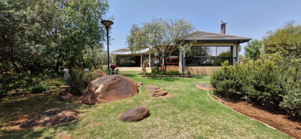 Smallholding for sale in Spitskop - 1BX1678305 Smallholding for sale in Spitskop - 1BX1678305