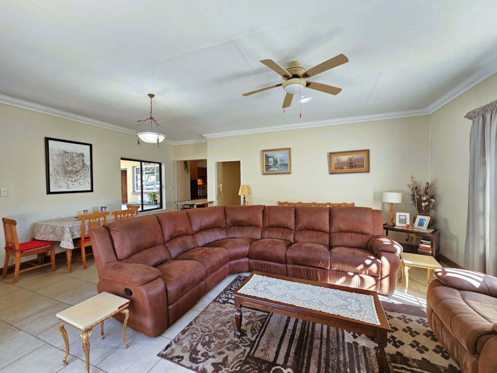 Security complex home let in Melodie - 1HR1675672 Security complex home let in Melodie - 1HR1675672