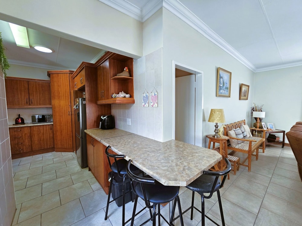 Security complex home let in Melodie - 1HR1675672 Security complex home let in Melodie - 1HR1675672