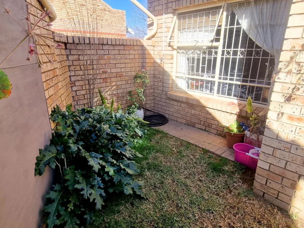 Townhouse let in Uitsig, Bloemfontein - 1BX1718946 Townhouse let in Uitsig, Bloemfontein - 1BX1718946