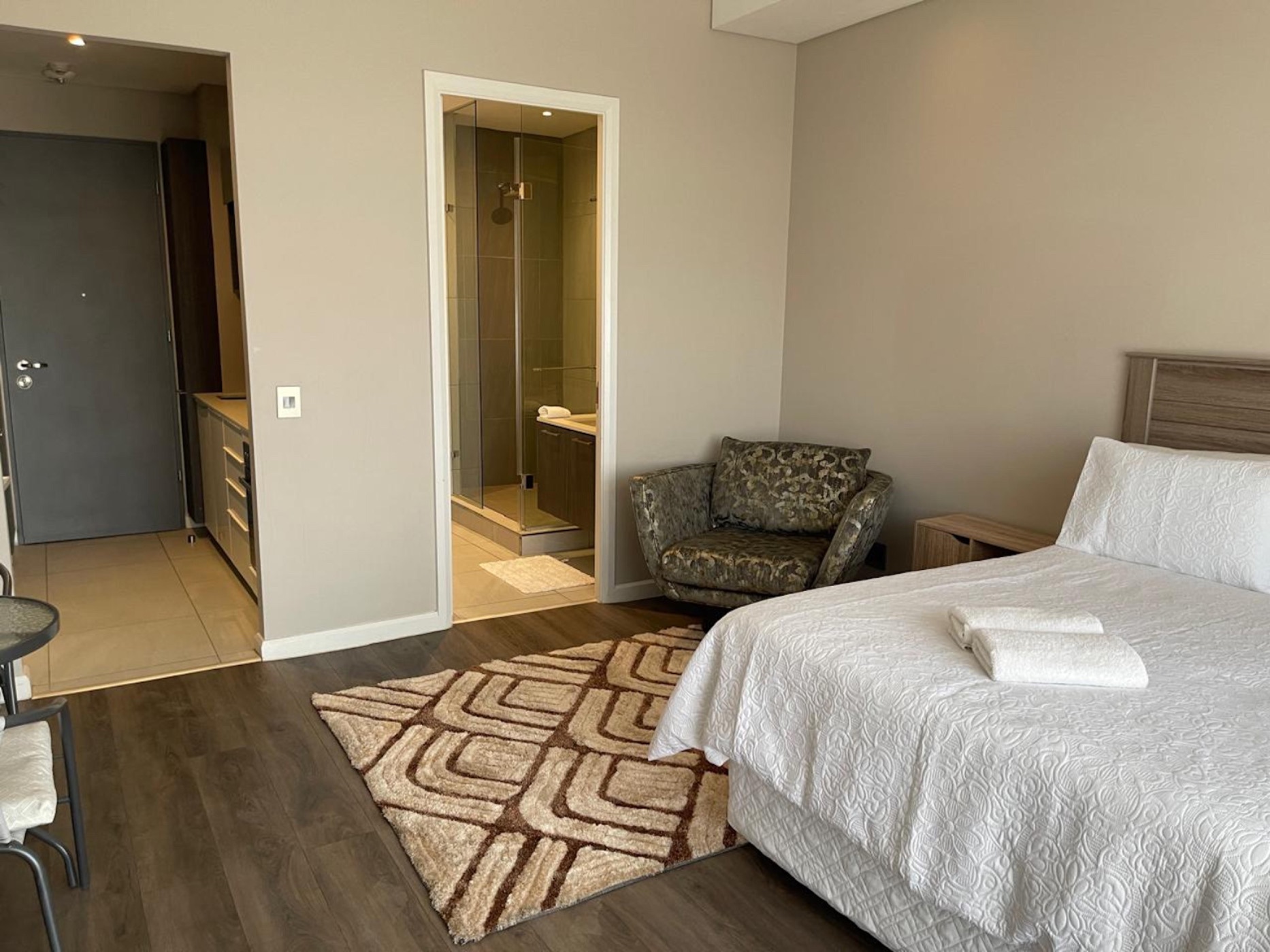 Bachelor apartment to rent in Menlyn - PTL1675779