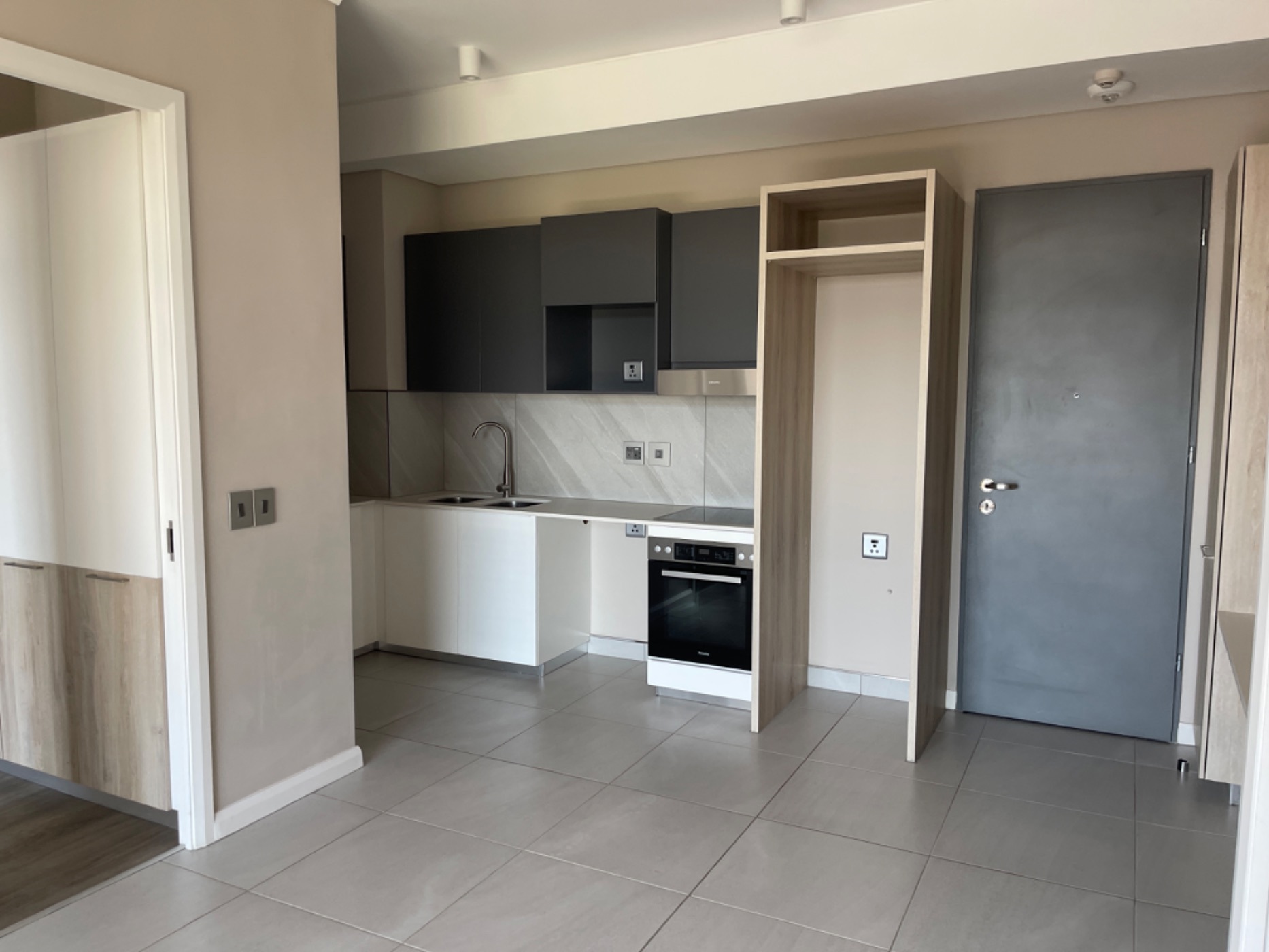 Apartment for sale in Menlyn - PT1675832