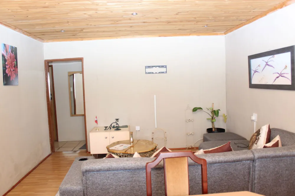House sold in Rosedale, Uitenhage, Kariega - 1UK1704128