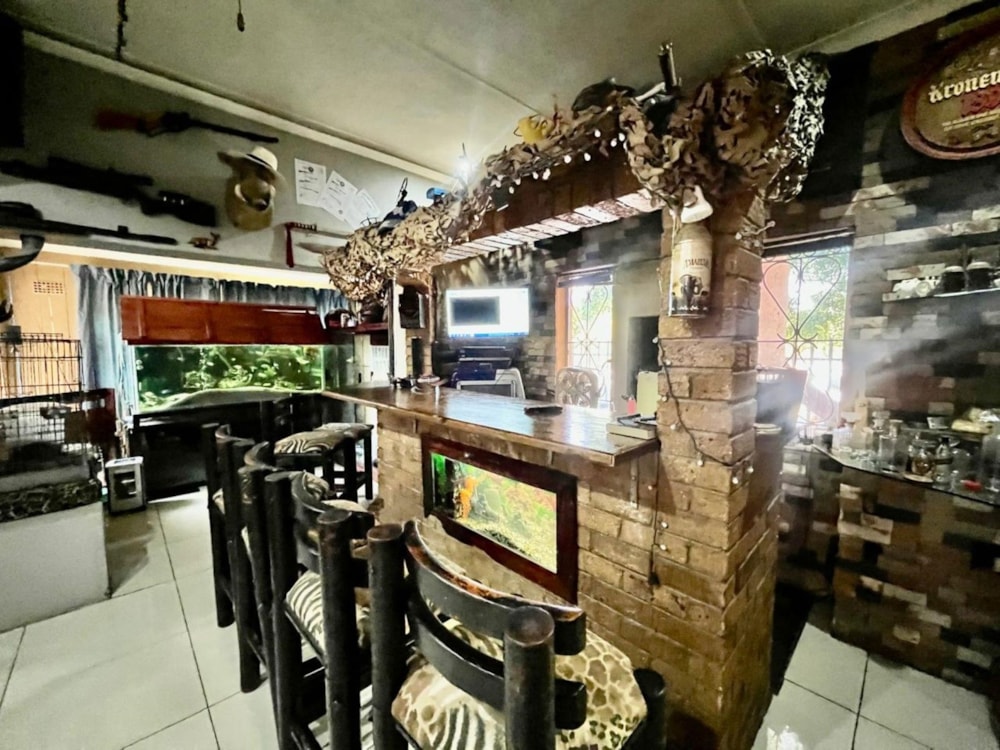 House for sale in Beaconsfield - 1KJ1676124