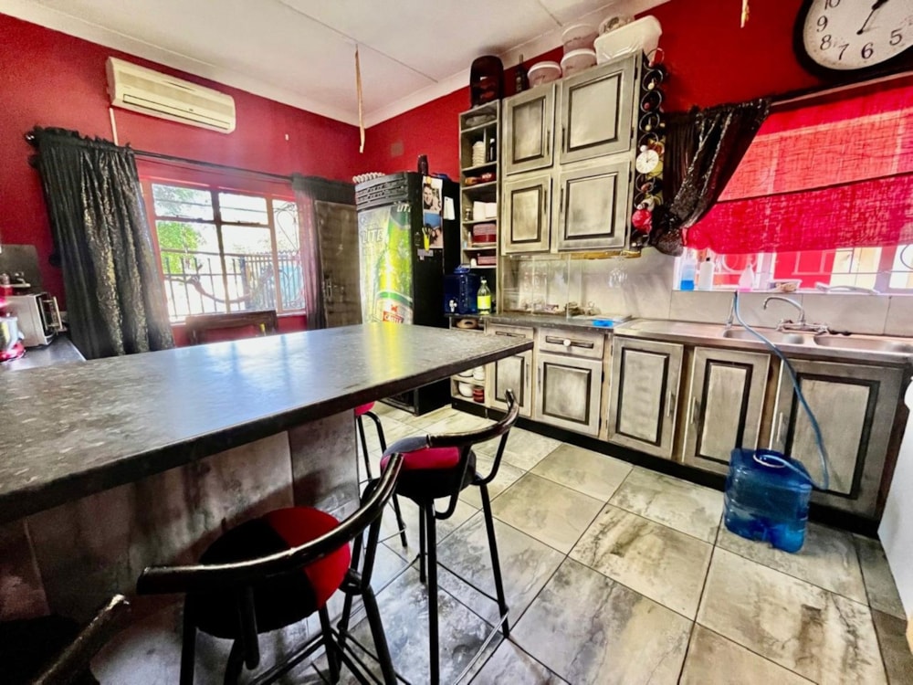 House for sale in Beaconsfield - 1KJ1676124