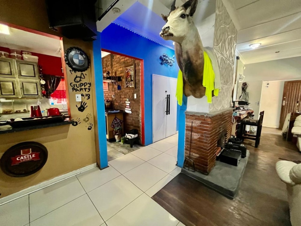 House for sale in Beaconsfield - 1KJ1676124