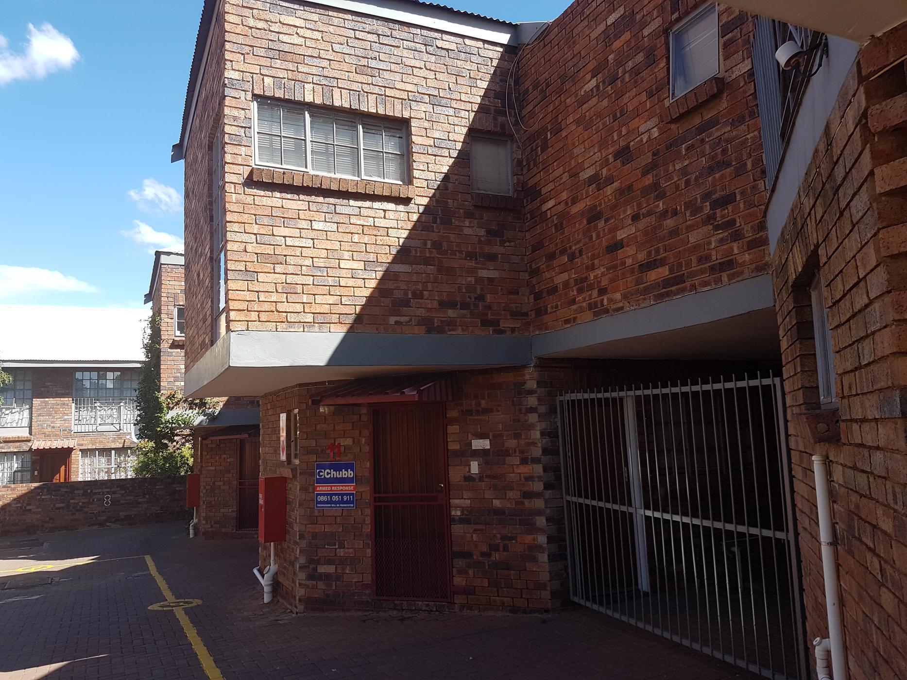 Townhouse for sale in Westdene, Bloemfontein - 1BX1676161