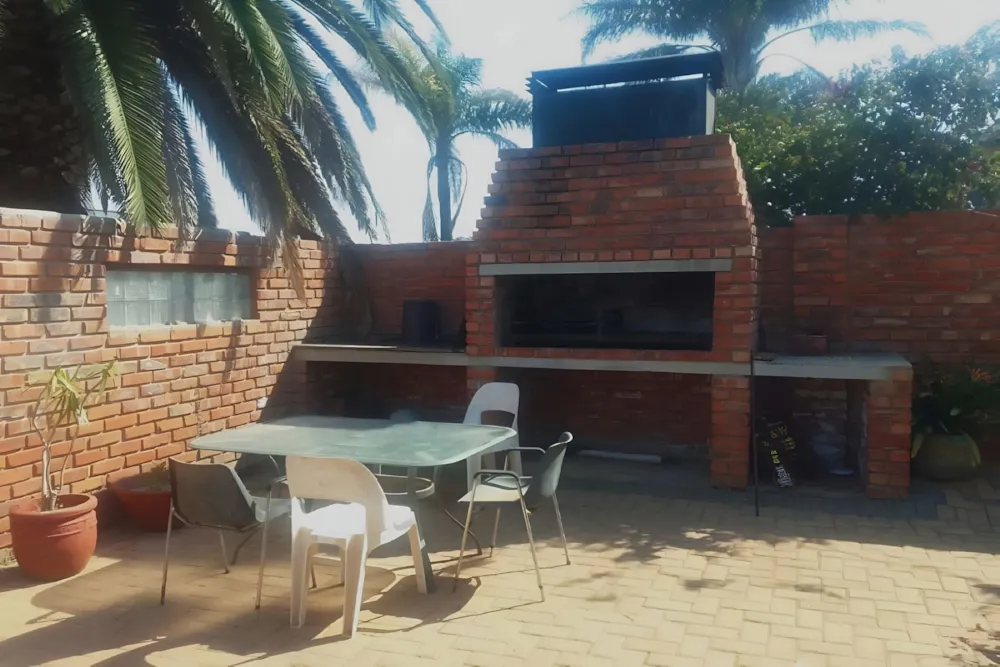 Garden apartment let in Van Riebeeck Hoogte - 1UK1702375 Garden apartment let in Van Riebeeck Hoogte - 1UK1702375