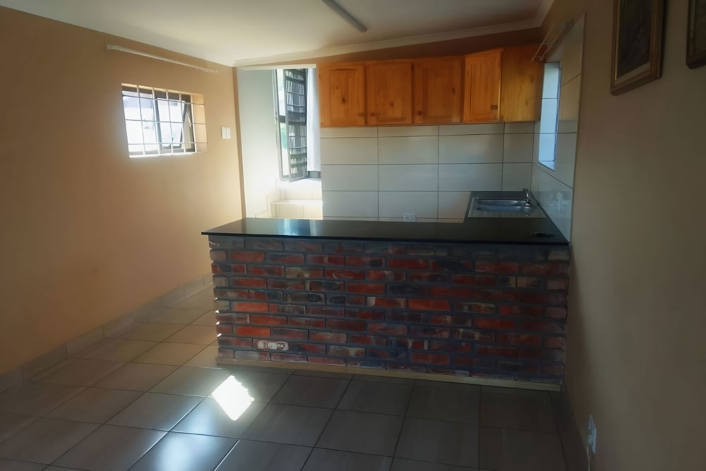 Garden apartment to rent in Van Riebeeck Hoogte - 1UK1702375 Garden apartment to rent in Van Riebeeck Hoogte - 1UK1702375