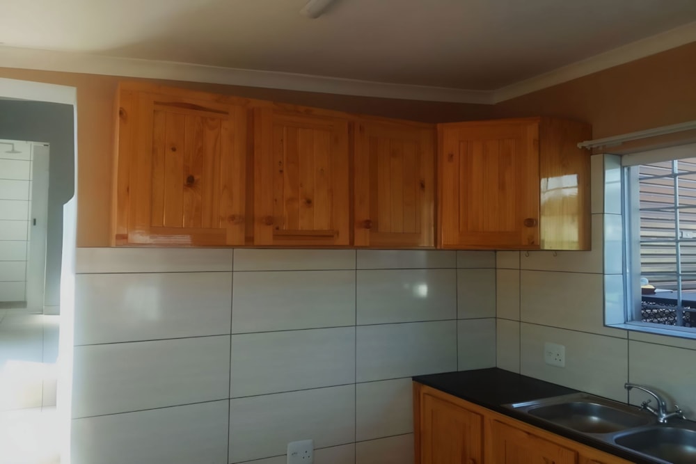 Garden apartment to rent in Van Riebeeck Hoogte - 1UK1702375 Garden apartment to rent in Van Riebeeck Hoogte - 1UK1702375