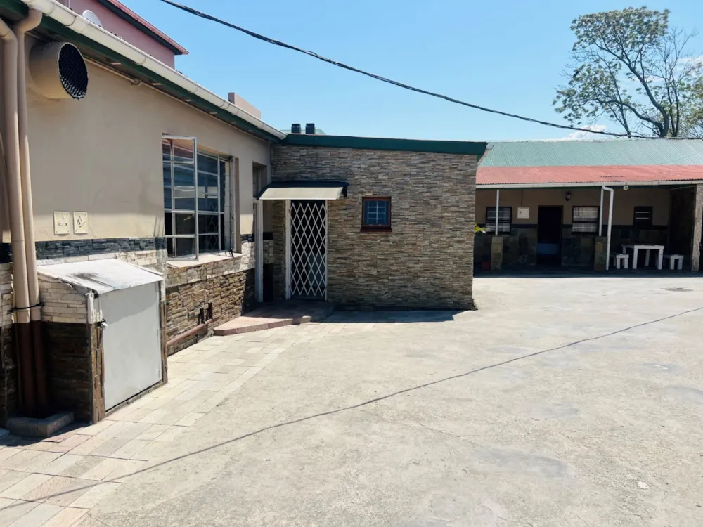 Commercial Building for sale in King Williams Town (Qonce) - 1MH1676372 Commercial Building for sale in King Williams Town (Qonce) - 1MH1676372