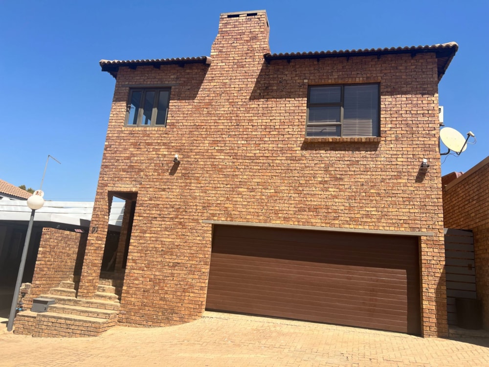 Security complex home to rent in Bronkhorstbaai - PNL1741651