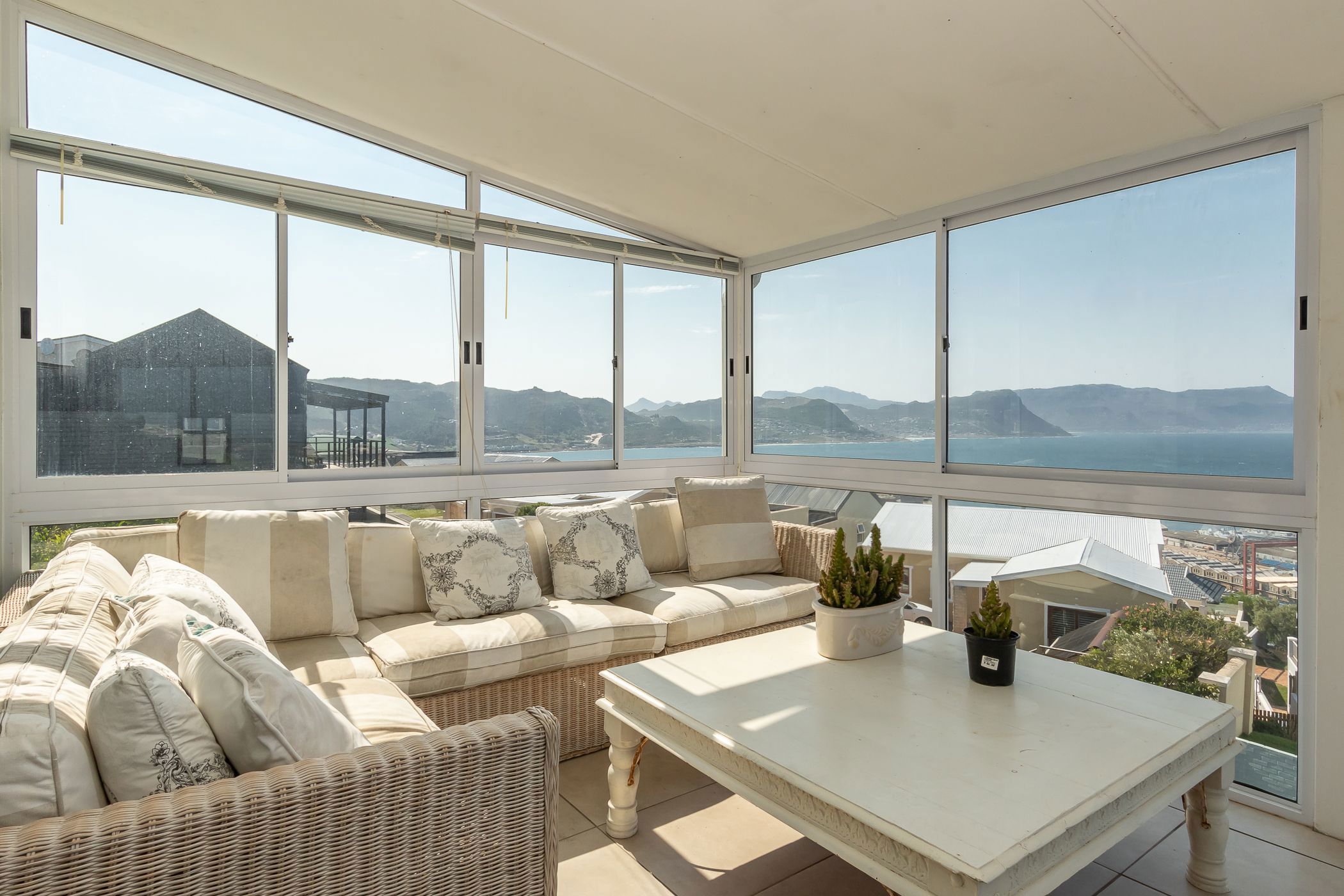 House let in Harbour Heights - FHL1676648