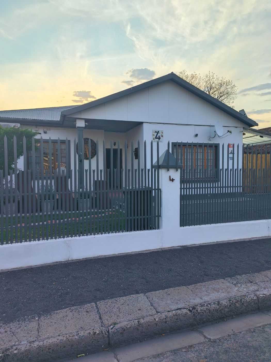 House for sale in Beaufort West - 1KK1676596