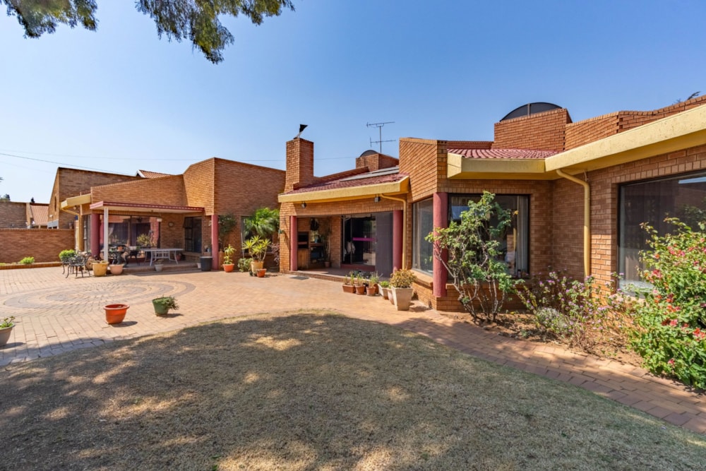 House sold in Mackenzie Park - EN1676722 House sold in Mackenzie Park - EN1676722