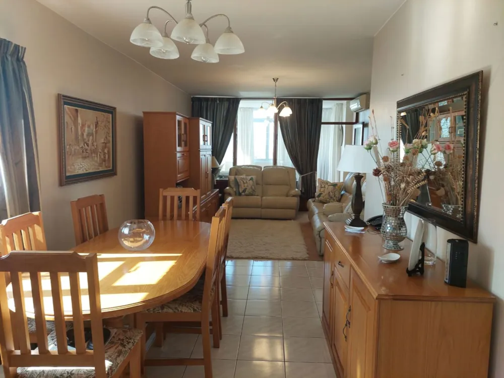 Apartment for sale in Morningside, Durban - 1DA1676585 Apartment for sale in Morningside, Durban - 1DA1676585