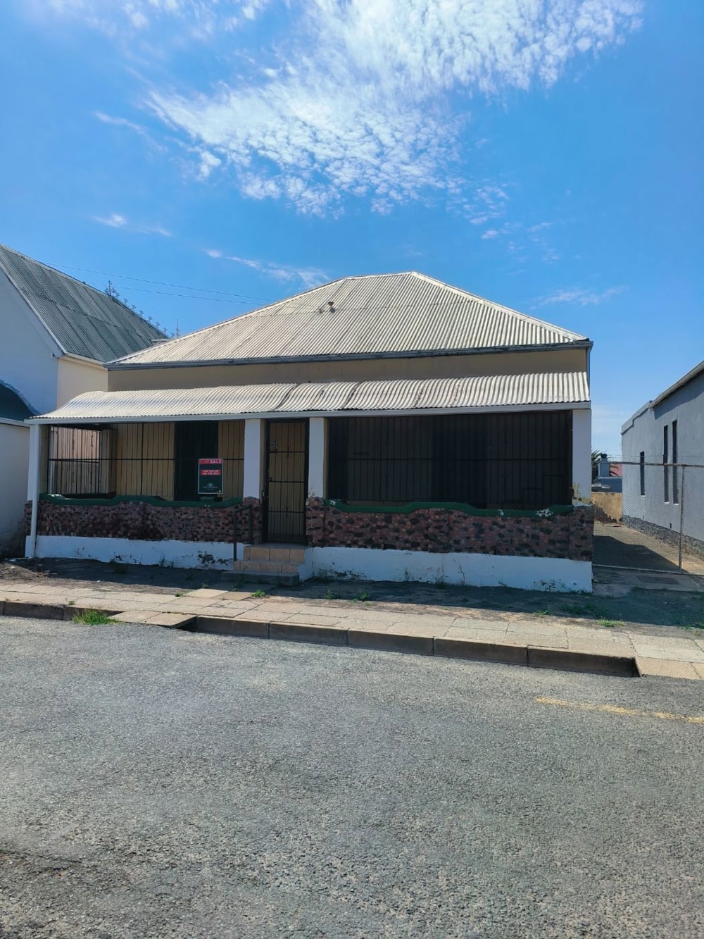 House sold in Middedorp, Beaufort West - 1KK1676602 House sold in Middedorp, Beaufort West - 1KK1676602